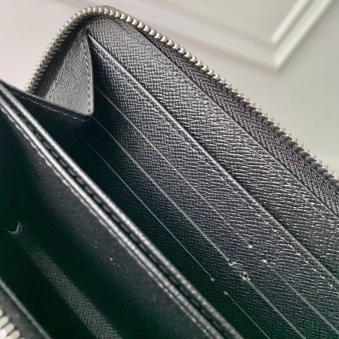 LV M67548 Zippy Wallet Louis Vuitton x Supreme leather Black