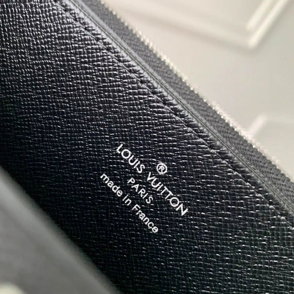 LV M67548 Zippy Wallet Louis Vuitton x Supreme leather Black