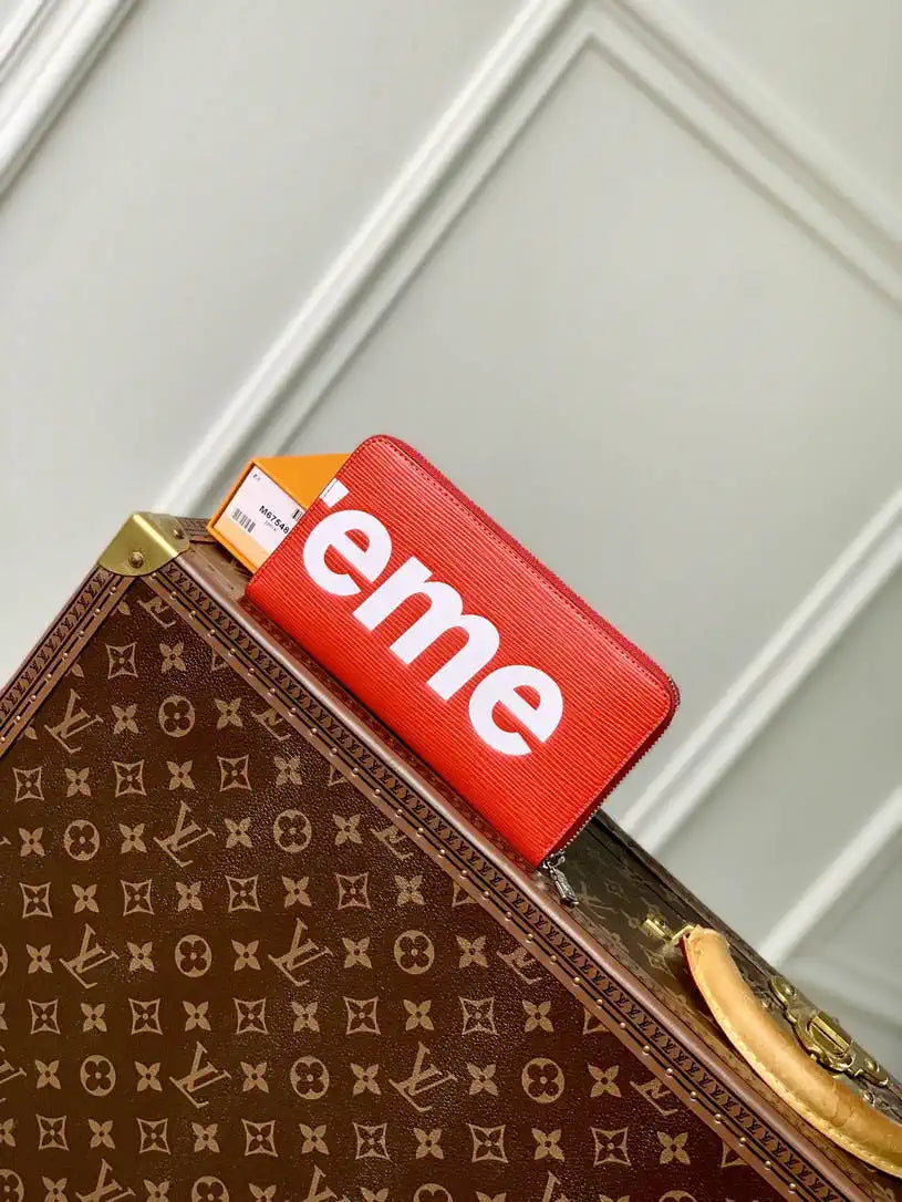 LV M67548 Zippy Wallet Louis Vuitton x Supreme leather Red