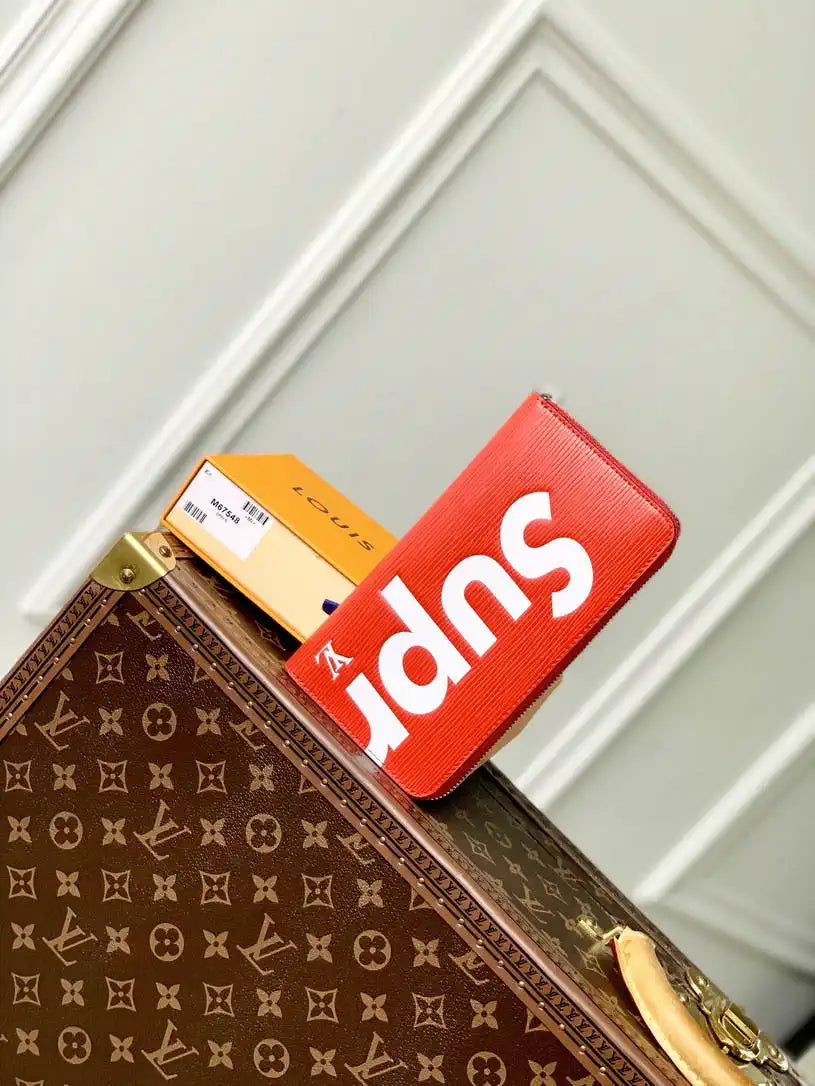 LV M67548 Zippy Wallet Louis Vuitton x Supreme leather Red