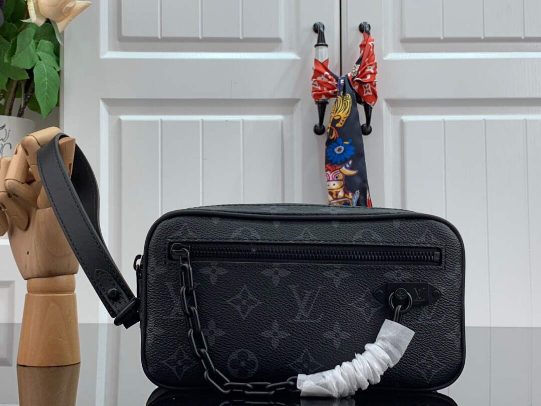 LV M68321 Louis Vuitton Pochette Volga Bag Black - Default Title - View 1