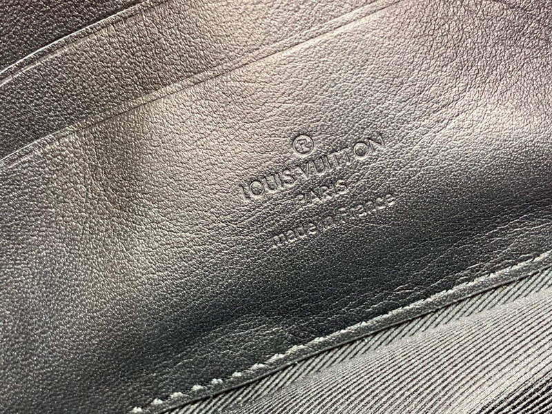 LV M68321 Louis Vuitton Pochette Volga Bag Black - Default Title - View 8