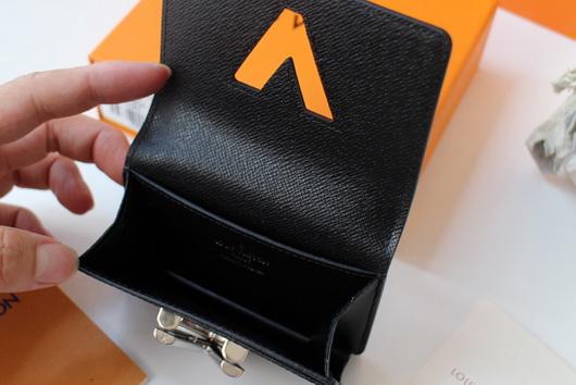 LV M68682 Louis Vuitton Twist Multicartes Wallet Epi Leather Black - luxibagsmall