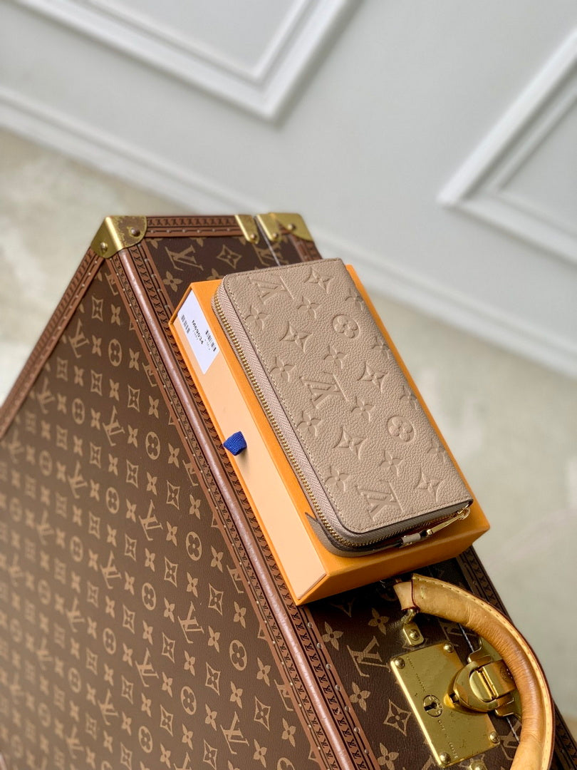 LV M69034 Louis Vuitton Zippy Wallet Khaki