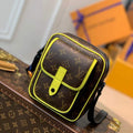 LV M69404 Louis Vuitton Christopher Wearable Wallet Monogram