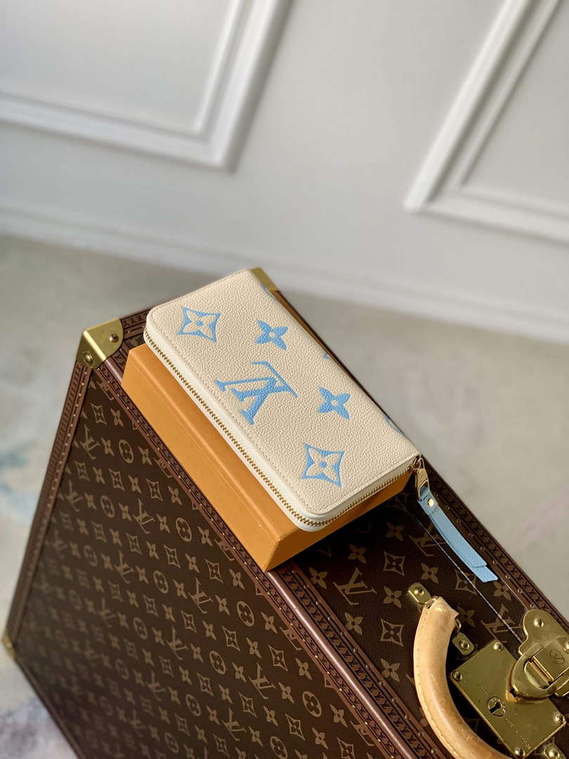 LV M69794 Louis Vuitton Zippy Wallet Blue