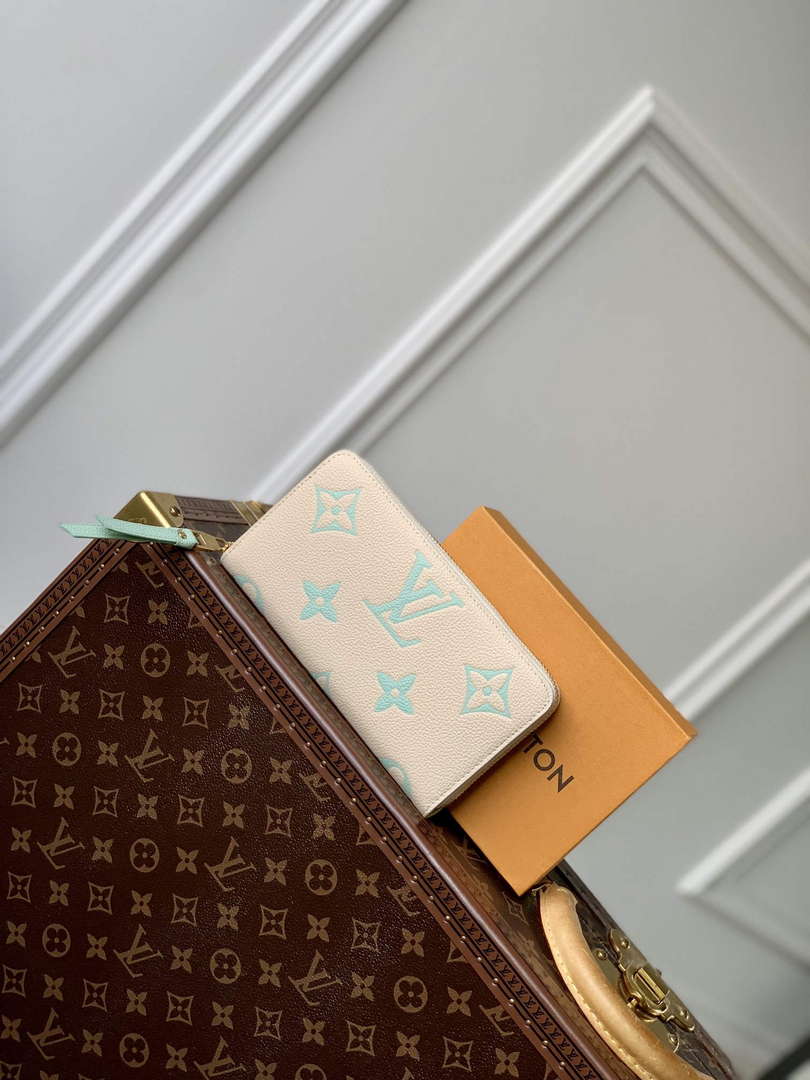 LV M69794 Louis Vuitton Zippy Wallet Matcha green