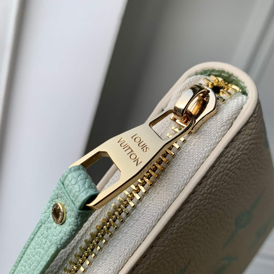 LV M69794 Louis Vuitton Zippy Wallet Matcha green