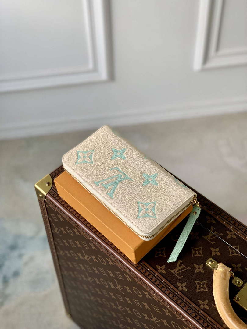 LV M69794 Louis Vuitton Zippy Wallet Matcha green