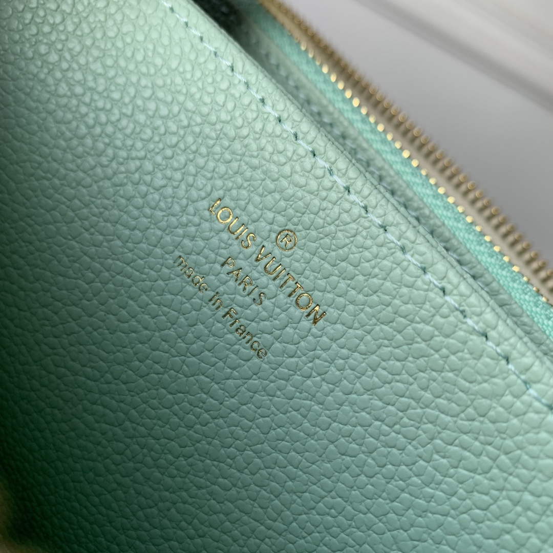 LV M69794 Louis Vuitton Zippy Wallet Matcha green