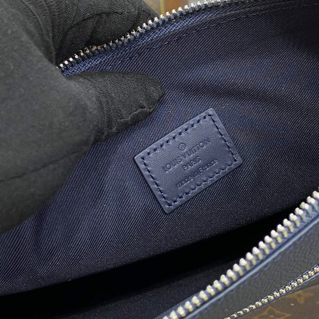 LV M69837 Louis Vuitton Takeoff Pouch Bag Blue
