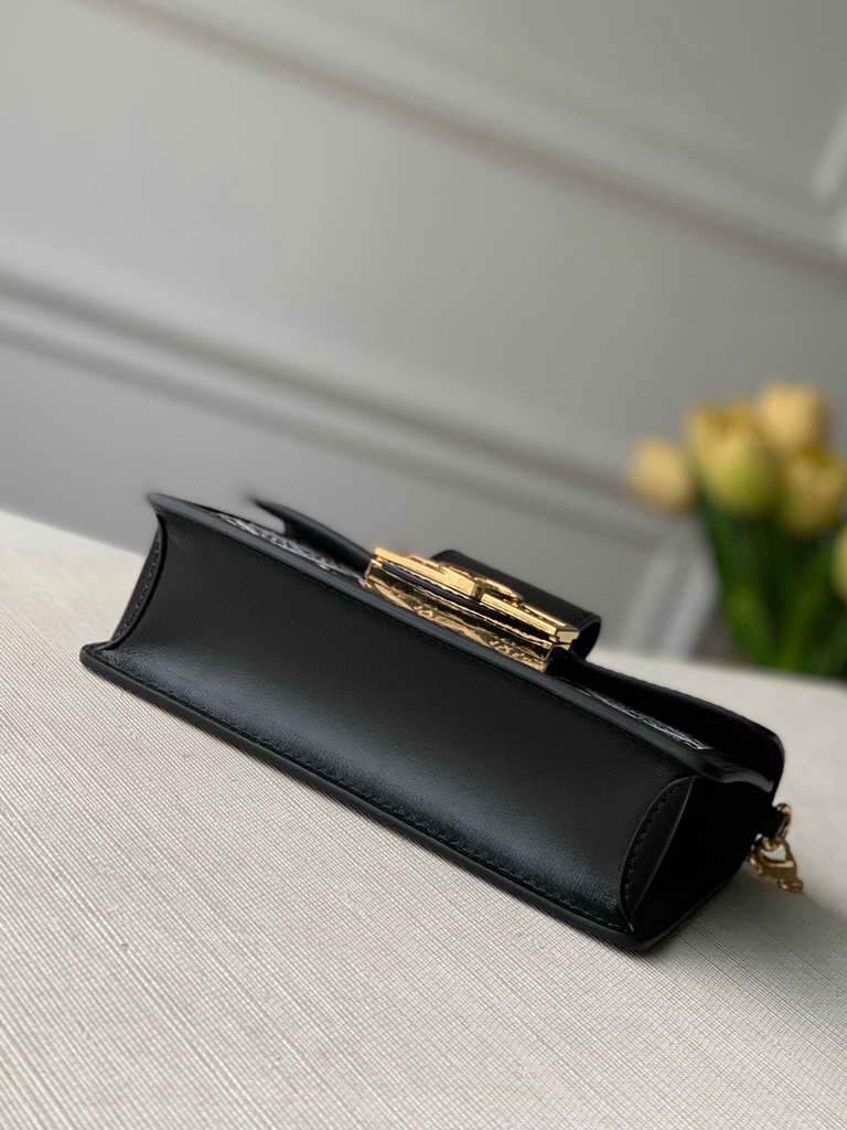 LV M69992 Louis Vuitton  Since 1854 Dauphine Chain Wallet Monogram Black