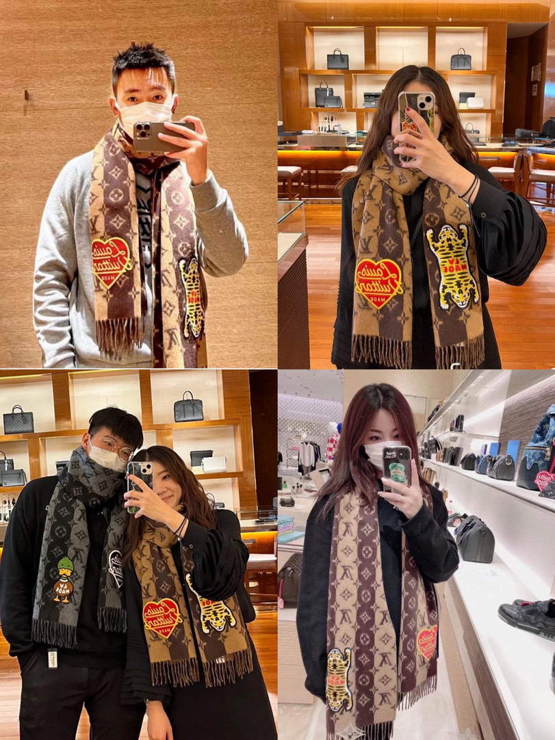 LV M70517 Louis Vuitton Petit Damier Scarf  L60161