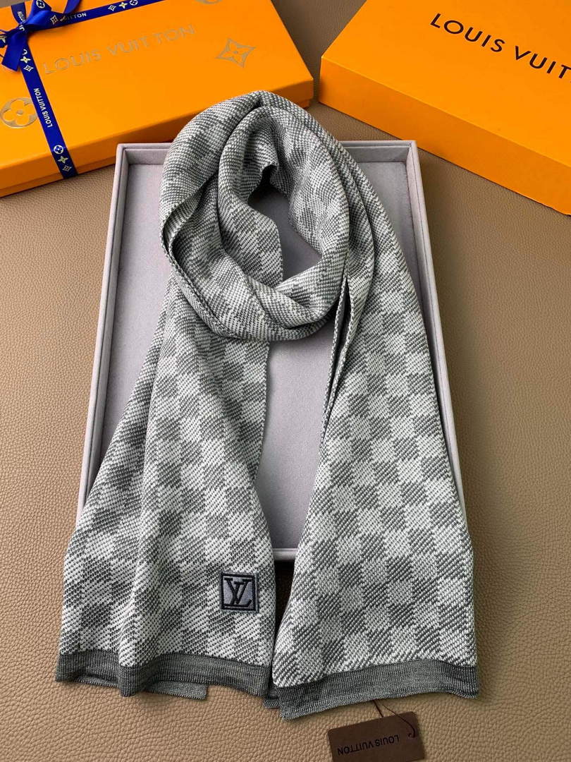 LV M70517 Louis Vuitton Petit Damier Scarf  L60152