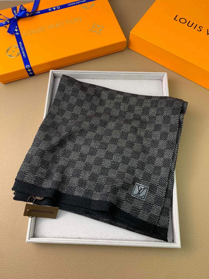 LV M70517 Louis Vuitton Petit Damier Scarf  L60153