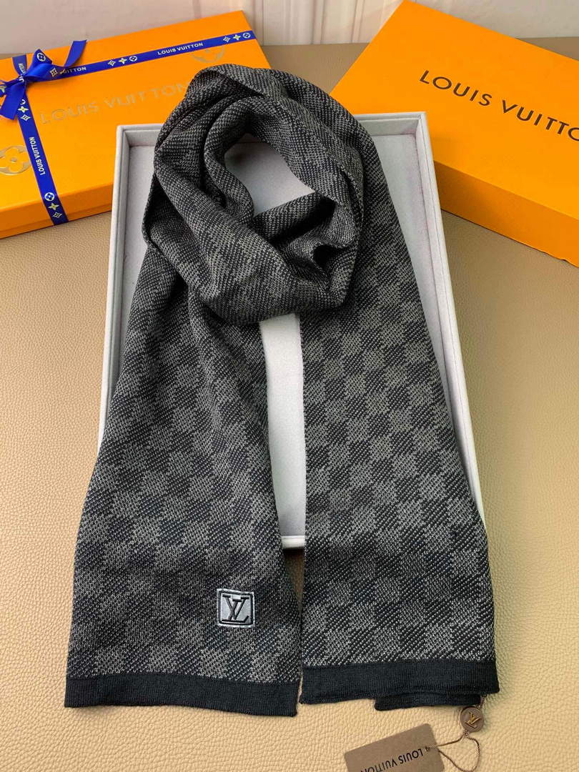 LV M70517 Louis Vuitton Petit Damier Scarf  L60153