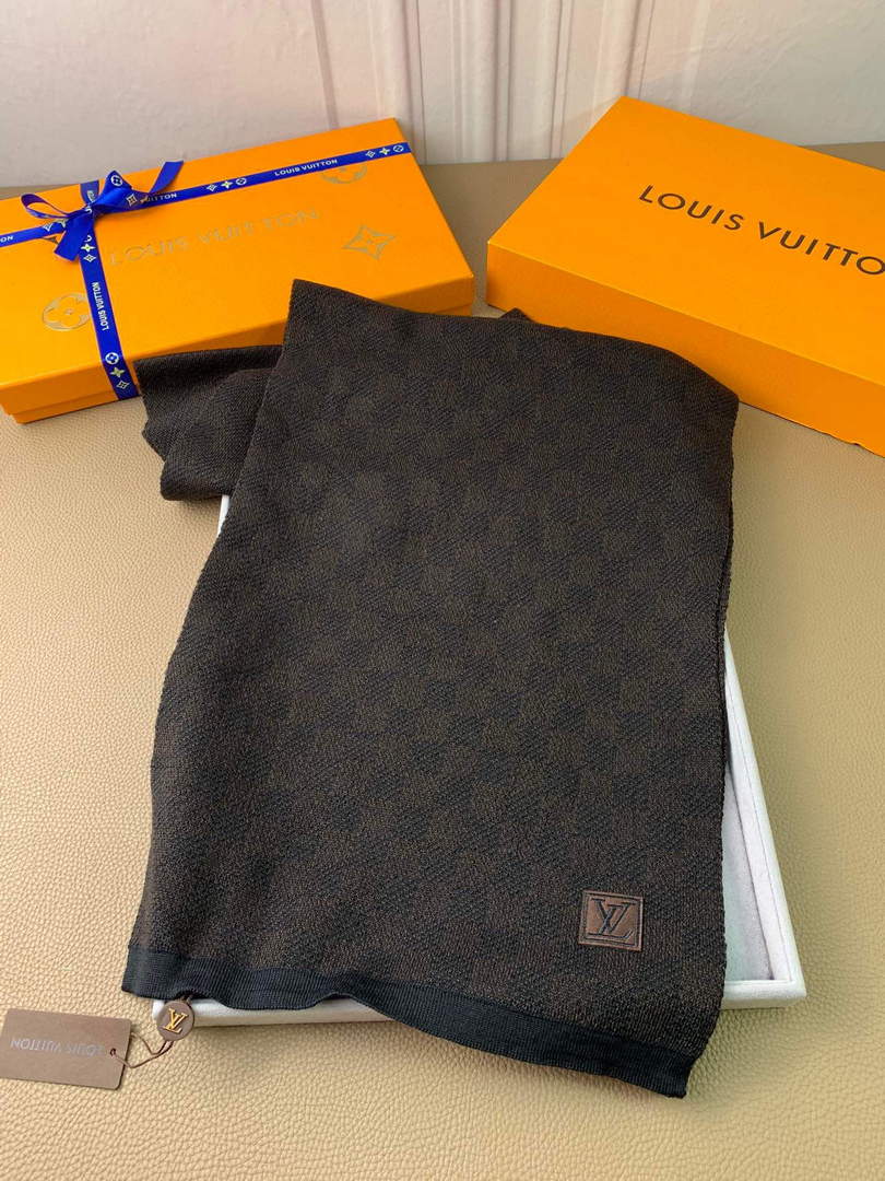 LV M70517 Louis Vuitton Petit Damier Scarf  L60154