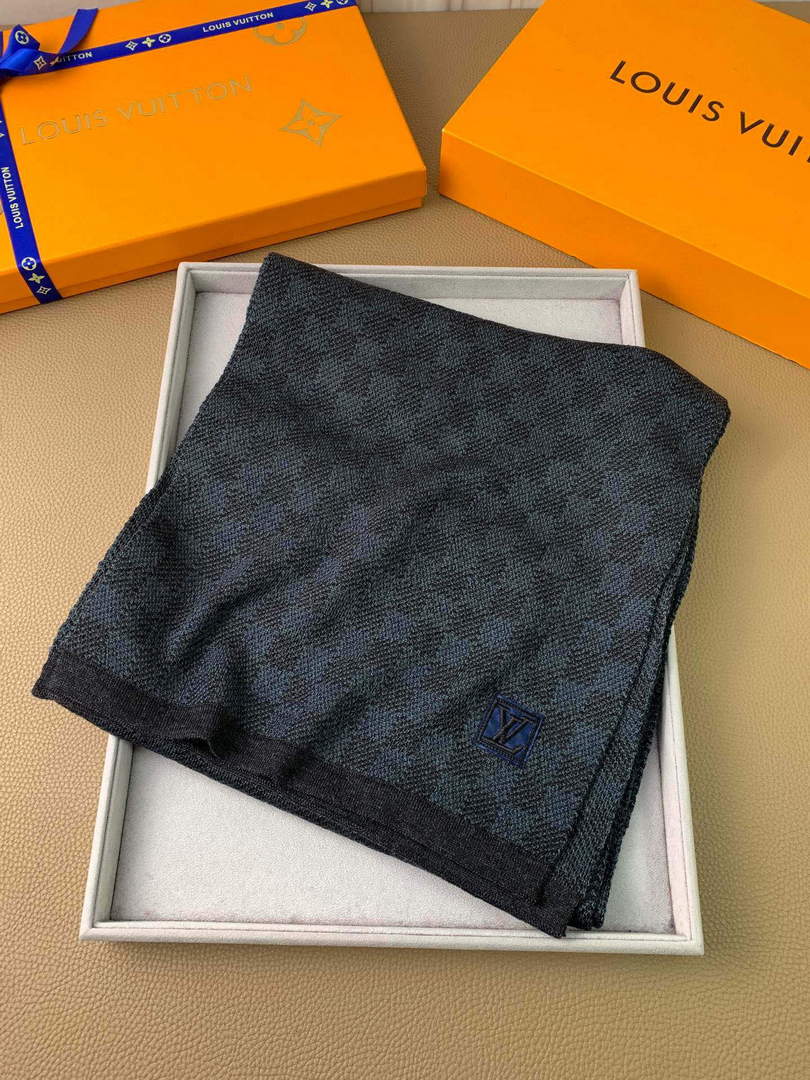 LV M70517 Louis Vuitton Petit Damier Scarf  L60155