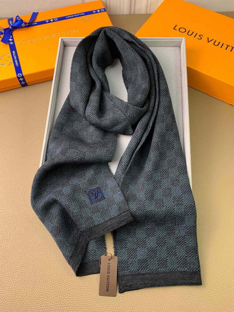 LV M70517 Louis Vuitton Petit Damier Scarf  L60155