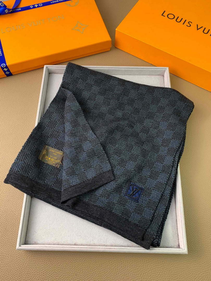LV M70517 Louis Vuitton Petit Damier Scarf  L60155