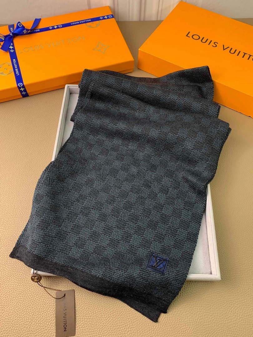 LV M70517 Louis Vuitton Petit Damier Scarf  L60155