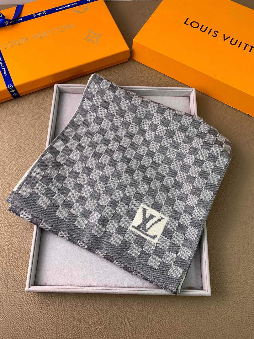 LV M70517 Louis Vuitton Petit Damier Scarf  L60156