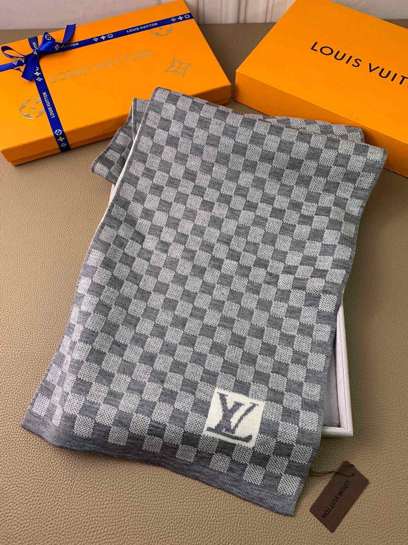 LV M70517 Louis Vuitton Petit Damier Scarf  L60156