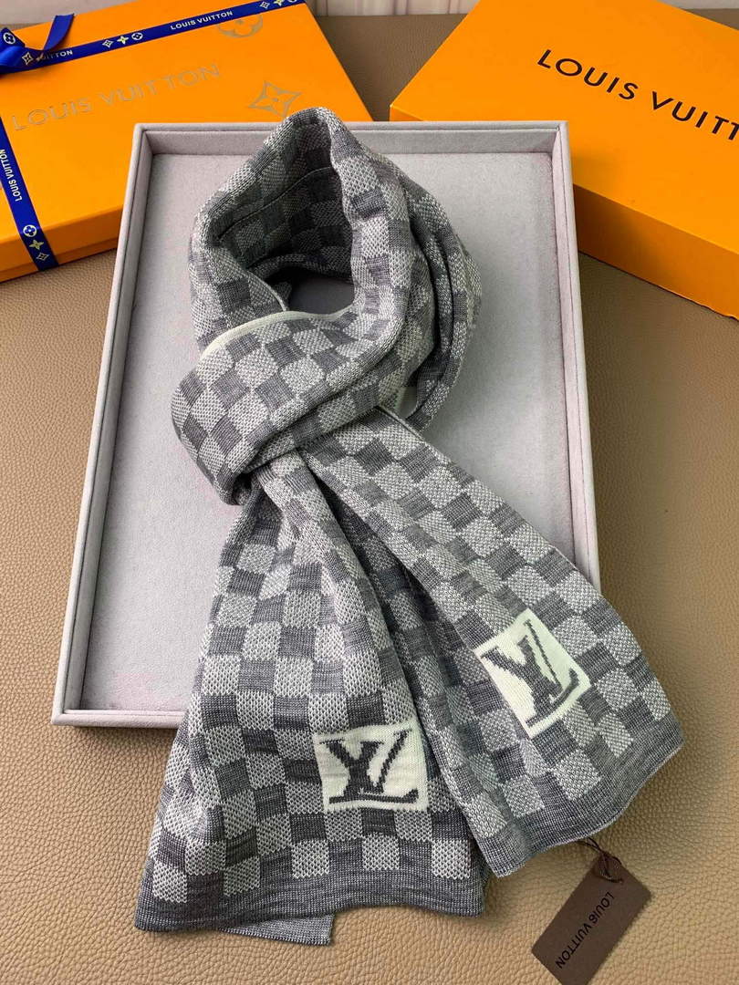LV M70517 Louis Vuitton Petit Damier Scarf  L60156