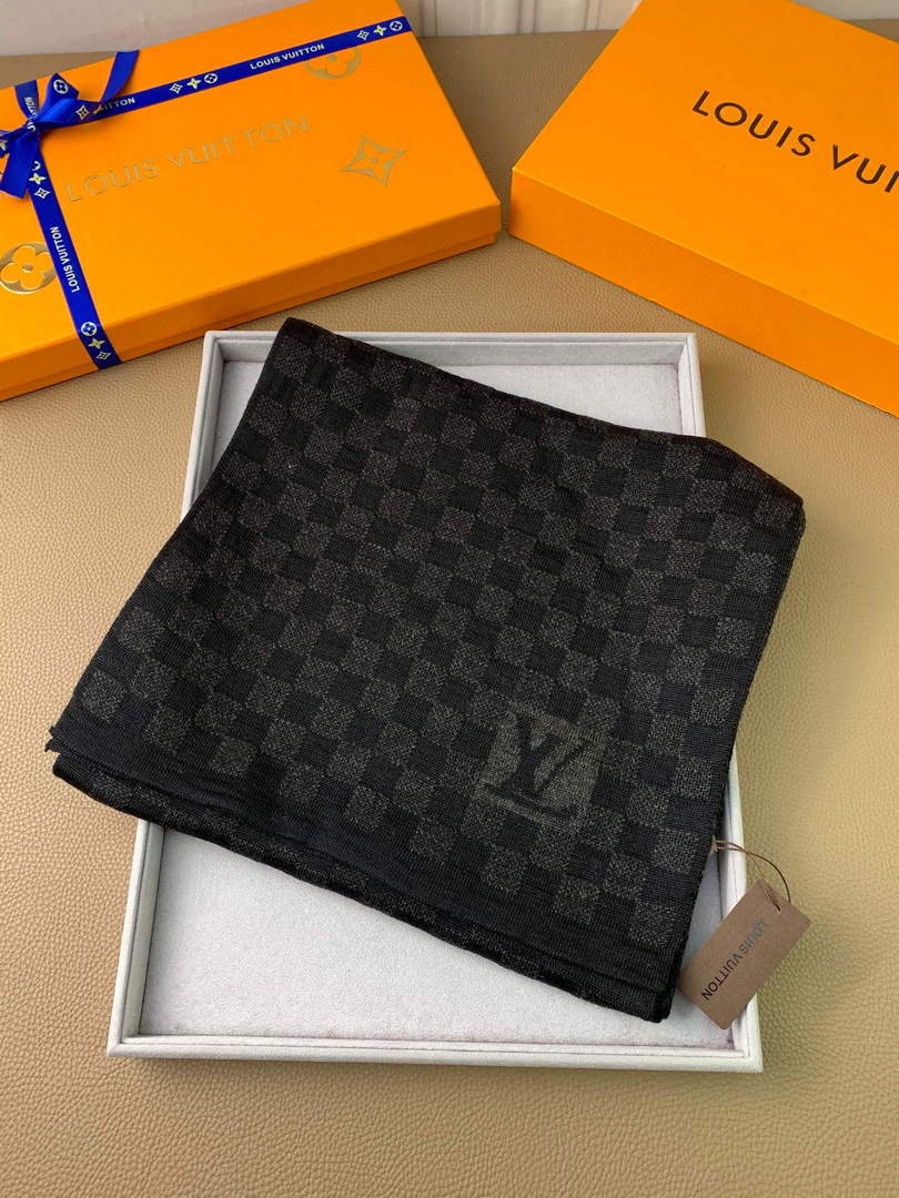 LV M70517 Louis Vuitton Petit Damier Scarf  L60157