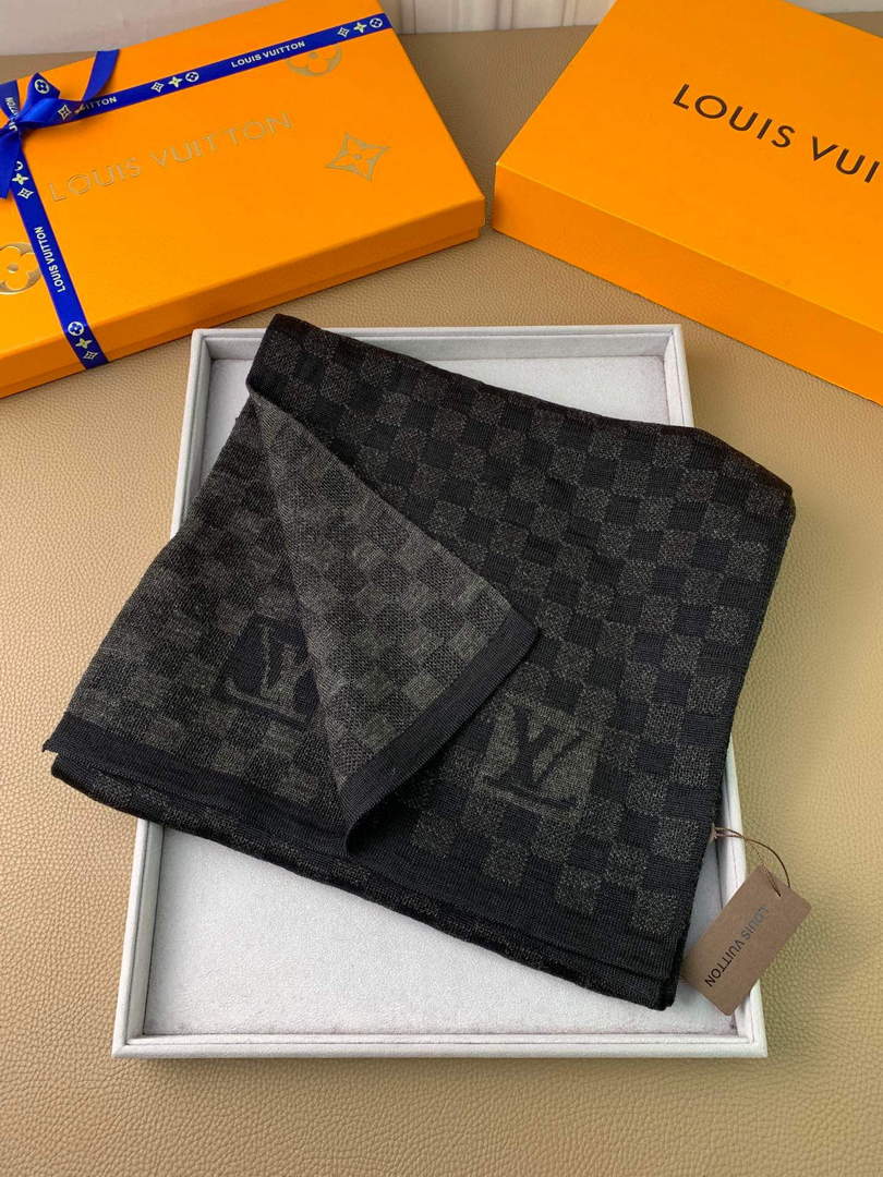 LV M70517 Louis Vuitton Petit Damier Scarf  L60157