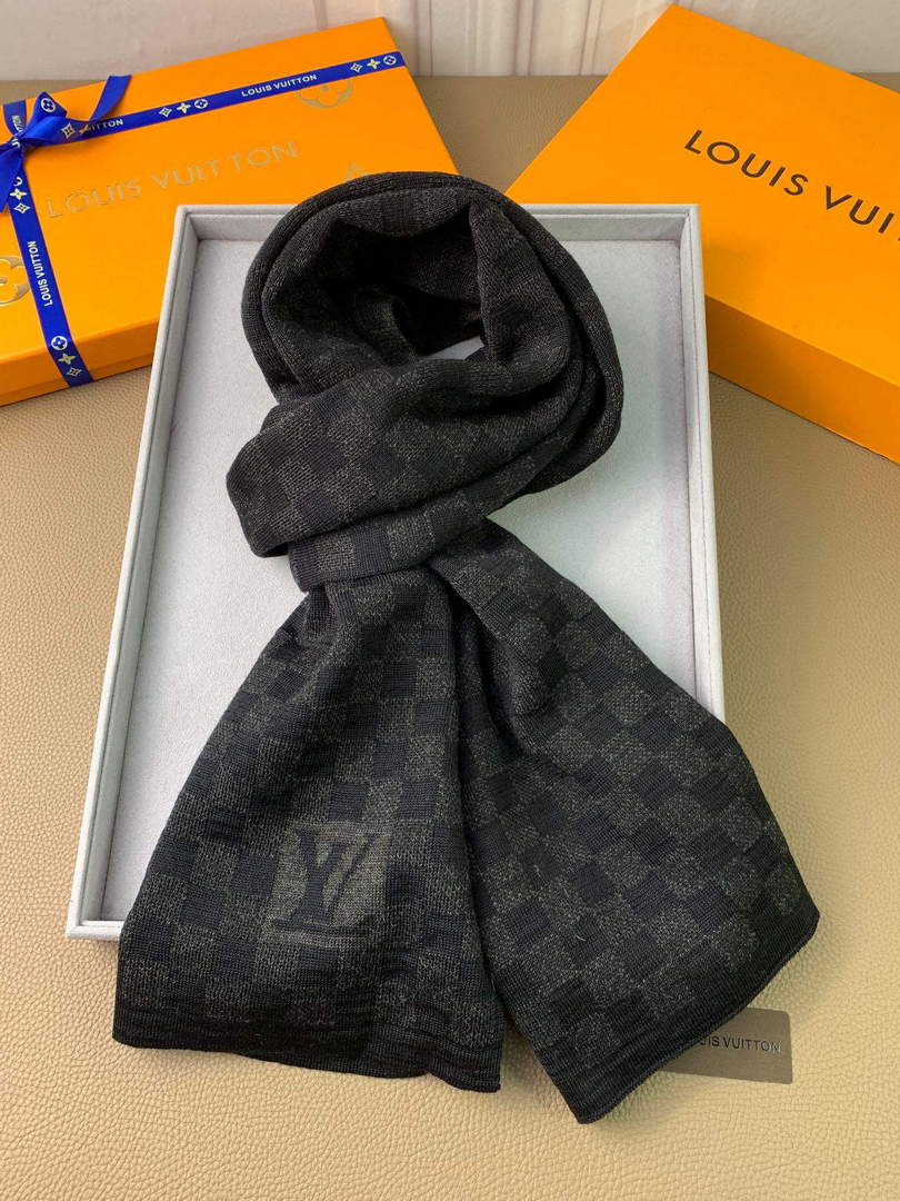 LV M70517 Louis Vuitton Petit Damier Scarf  L60157