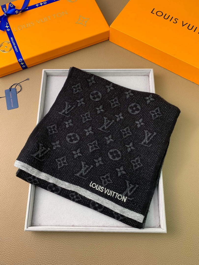 LV M70517 Louis Vuitton Petit Damier Scarf  L60159