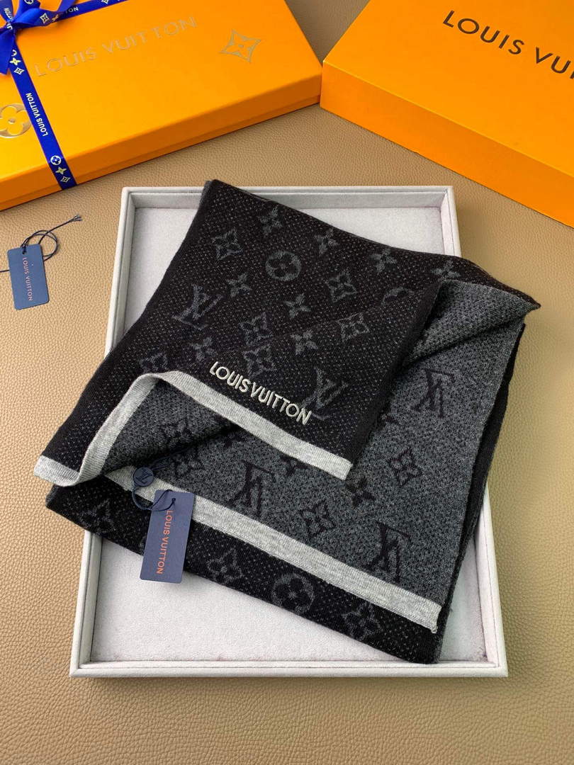 LV M70517 Louis Vuitton Petit Damier Scarf  L60159
