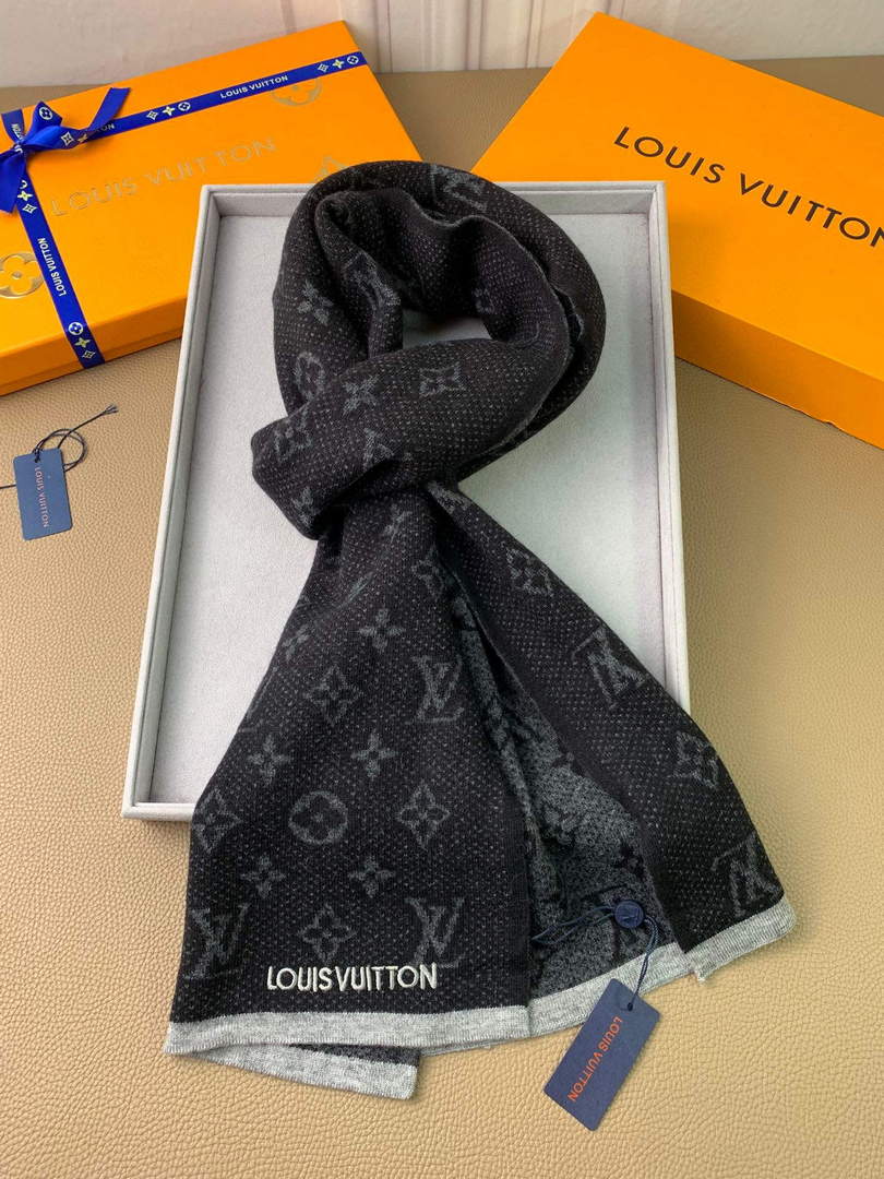 LV M70517 Louis Vuitton Petit Damier Scarf  L60159