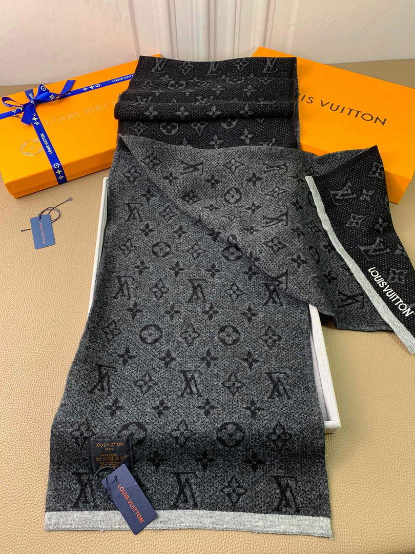 LV M70517 Louis Vuitton Petit Damier Scarf  L60159