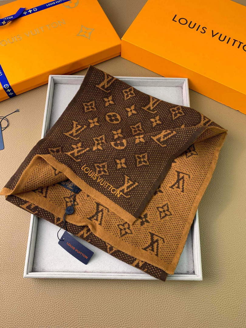 LV M70517 Louis Vuitton Petit Damier Scarf  L60160