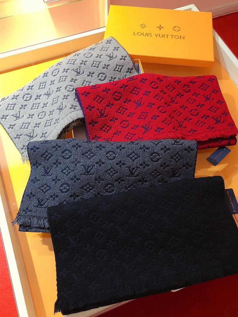 LV M70520 Louis Vuitton Monogram Classic Scarf L39036