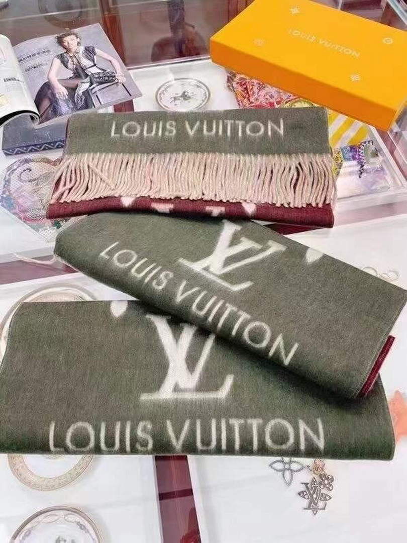 LV M70868 Louis Vuitton Reykjavik Gradient Scarf L60169