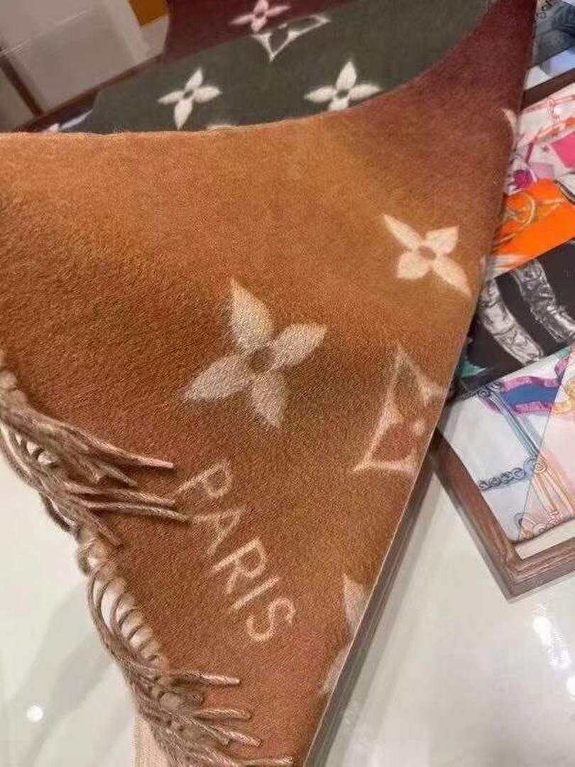 LV M70868 Louis Vuitton Reykjavik Gradient Scarf L60169