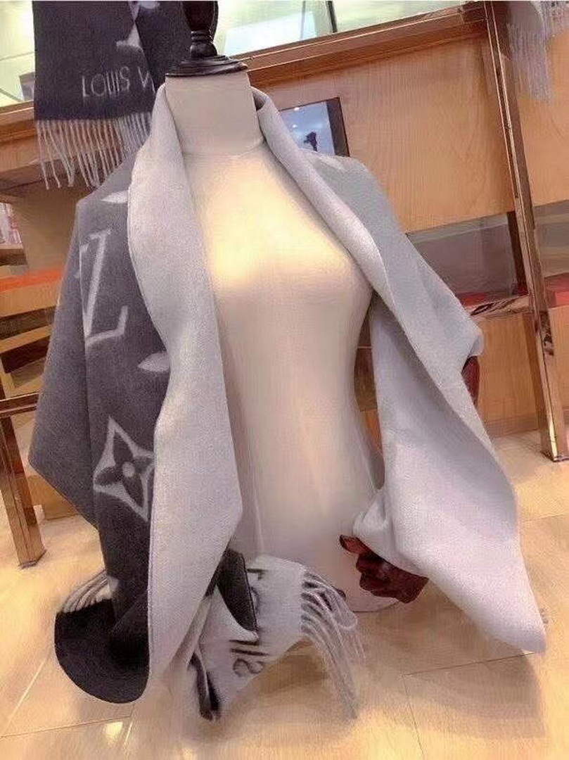 LV M70868 Louis Vuitton Reykjavik Gradient Scarf L60171