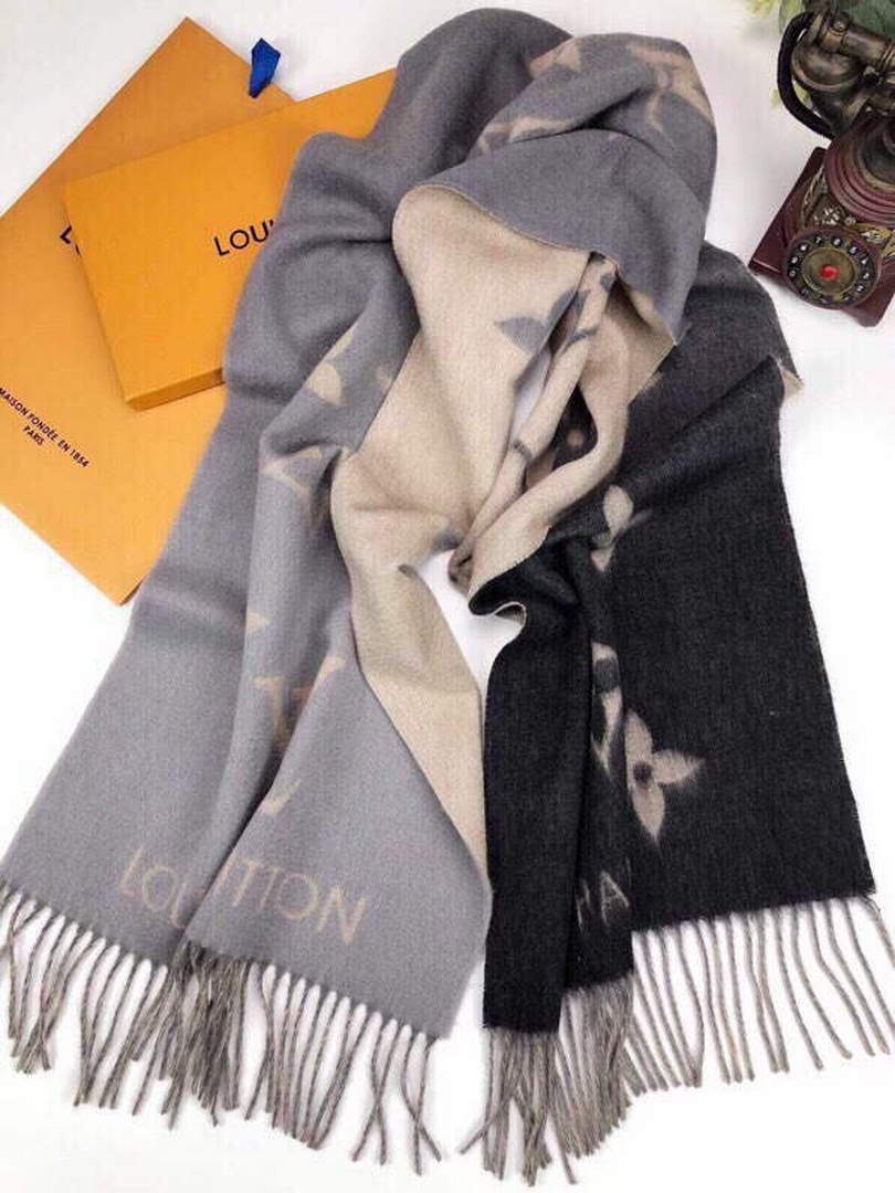LV M70868 Louis Vuitton Reykjavik Gradient Scarf L60174