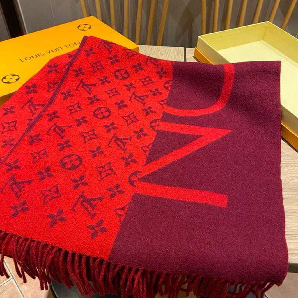 LV M70924 Louis Vuitton Monogram Split Scarf L60150