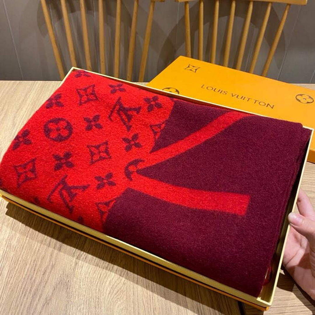 LV M70924 Louis Vuitton Monogram Split Scarf L60150