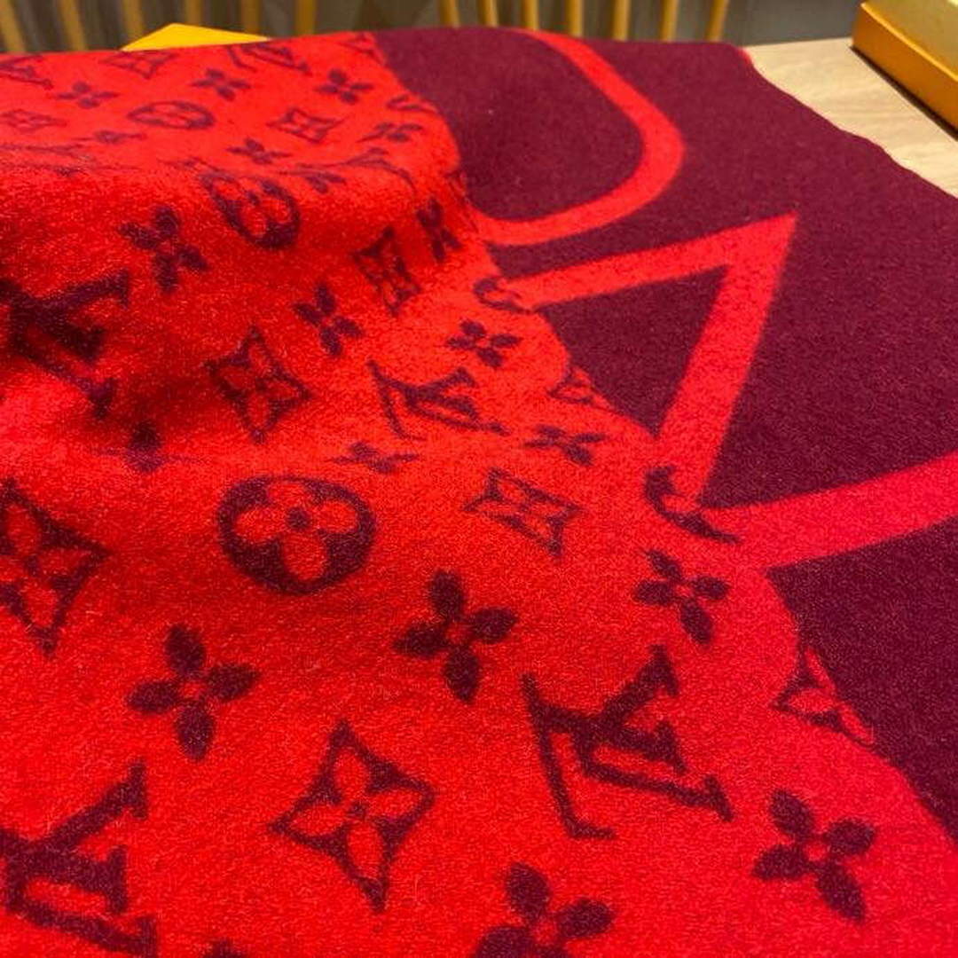 LV M70924 Louis Vuitton Monogram Split Scarf L60150