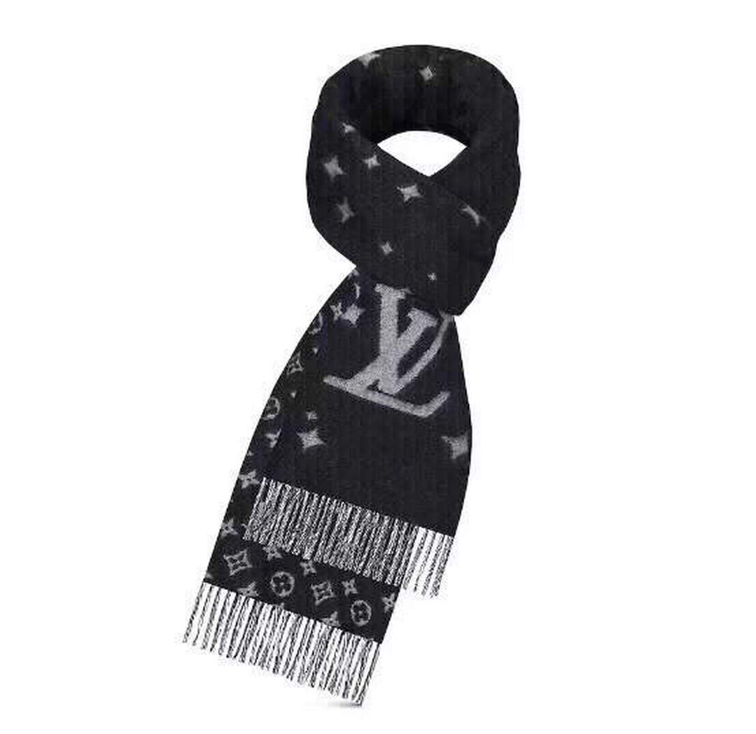 LV M70924 Louis Vuitton Monogram Split Scarf L60151
