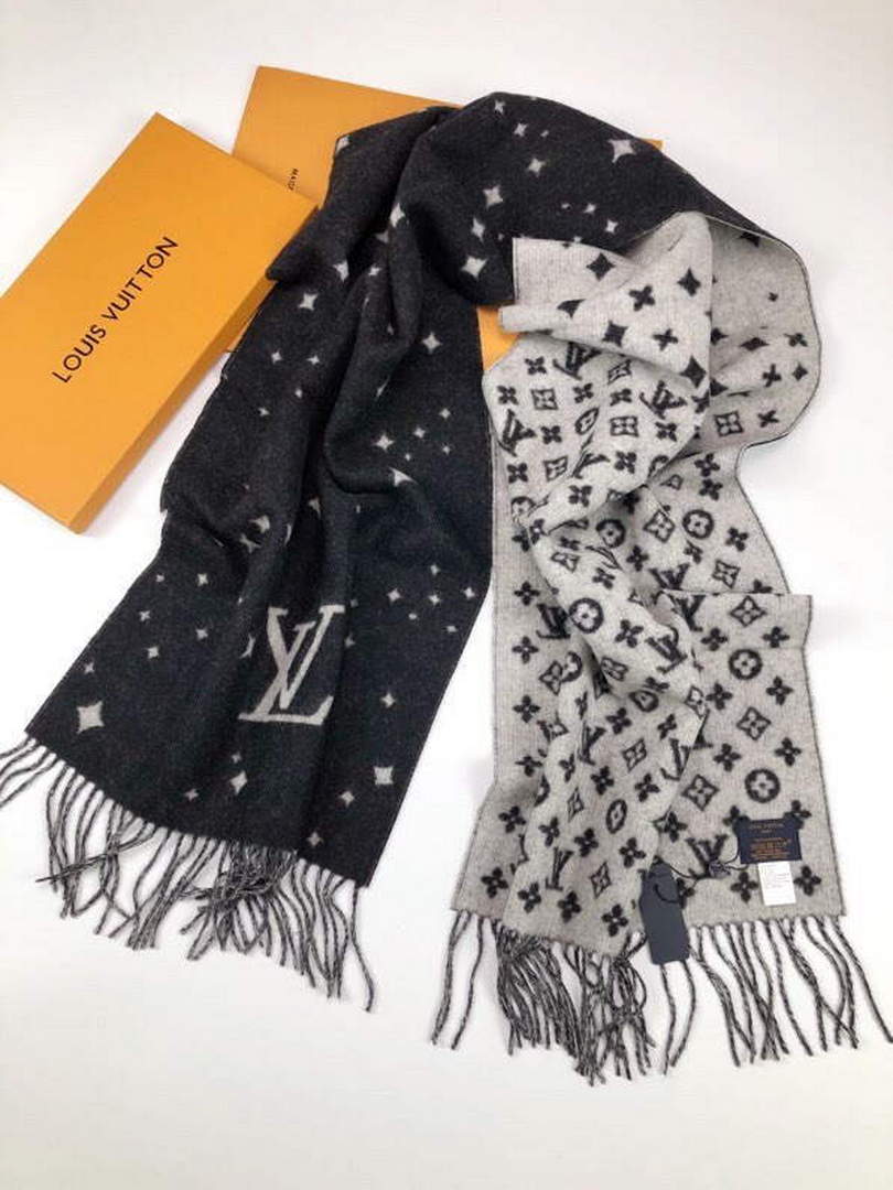 LV M70924 Louis Vuitton Monogram Split Scarf L60151