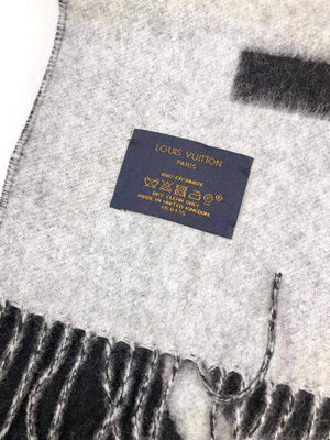 LV M70924 Louis Vuitton Monogram Split Scarf L60149 - Default Title - View 4