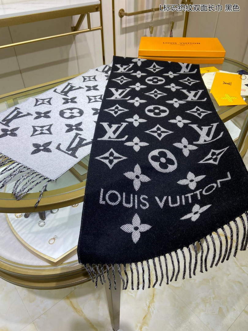 LV M71040 Louis Vuitton Reykjavik Scarf L60130