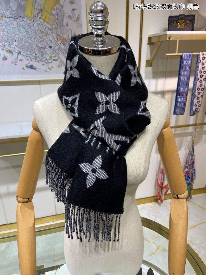LV M71040 Louis Vuitton Reykjavik Scarf L60130