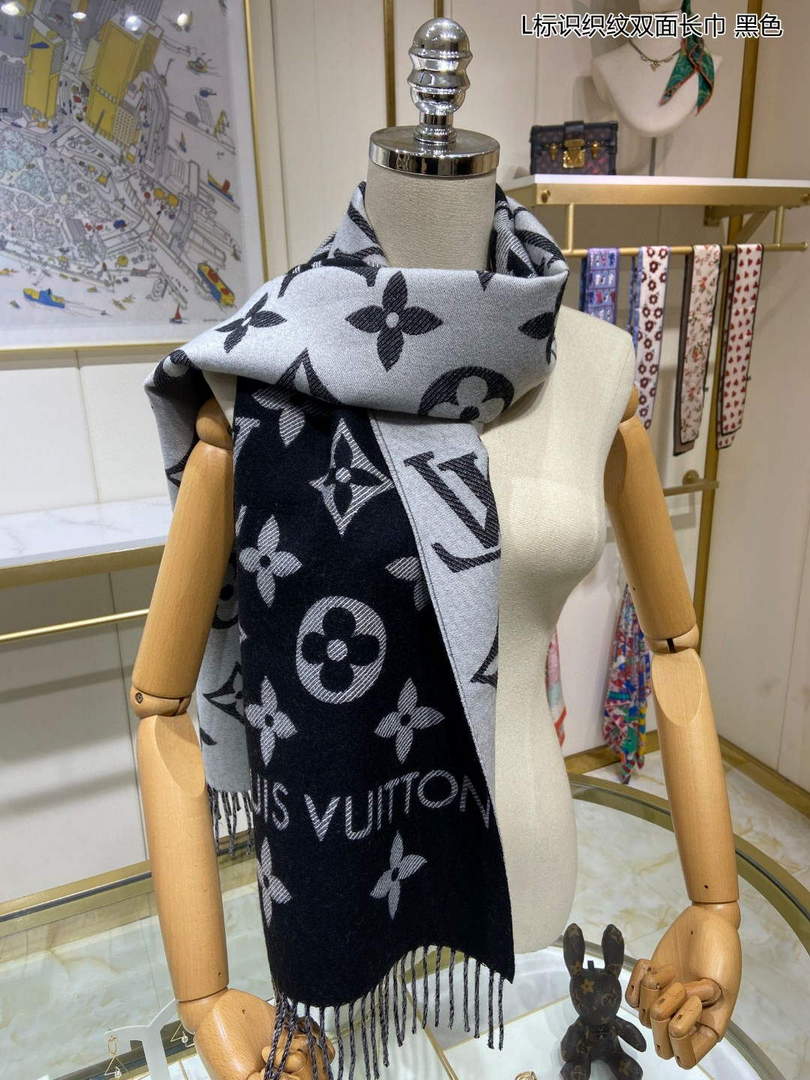 LV M71040 Louis Vuitton Reykjavik Scarf L60130